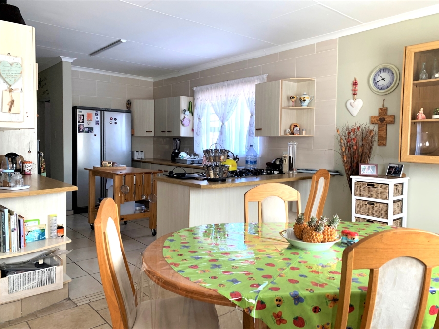 4 Bedroom Property for Sale in Wavecrest Eastern Cape